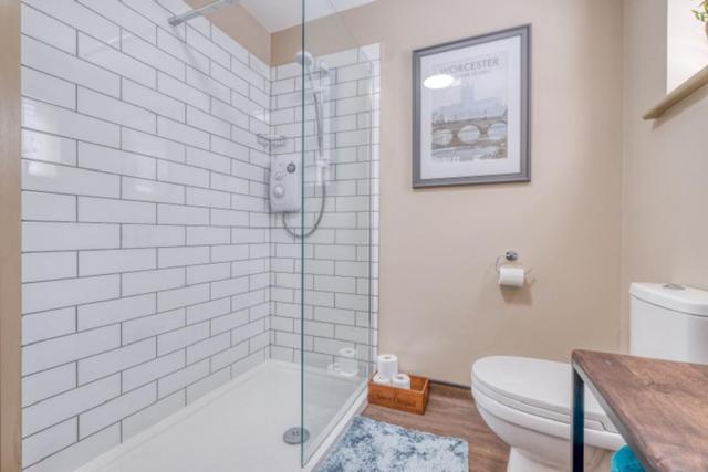 Gorgeous 1-Bed City Apartment, Sleeps 4 Вустер Экстерьер фото